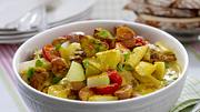 Schweineragout mit Kohlrabi in Currysoße Rezept - Foto: House of Food / Bauer Food Experts KG