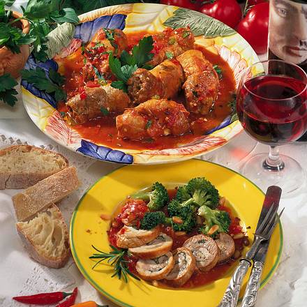 Schweineröllchen mit Mett- Parmesan-Füllung Rezept