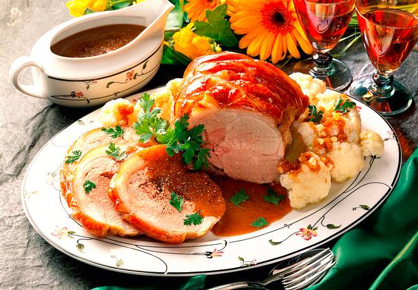 Schweinerollbraten mit Blumenkohlgemüse Rezept Schweinerollbraten mit Blumenkohlgemüse Rezept