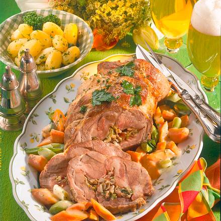 Schweinerollbraten mit Frühlingsgemüse Rezept Schweinerollbraten mit Frühlingsgemüse Rezept