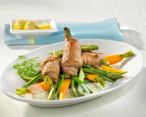 Schweinerouladen mit Frühlingsgemüse in Zitronen-Kerbel-Soße Rezept