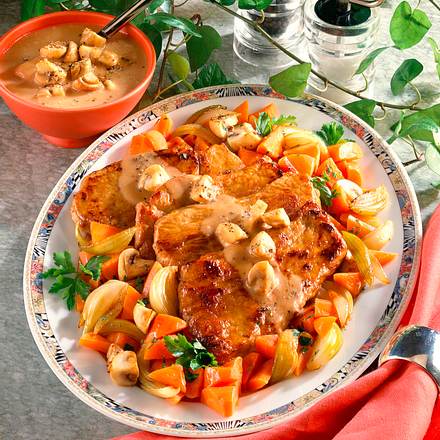 Schweineschnitzel mit Gemüse Rezept Schweineschnitzel mit Gemüse Rezept