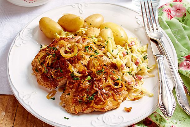 Schweinesteak mit Rahmspitzkohl Rezept
