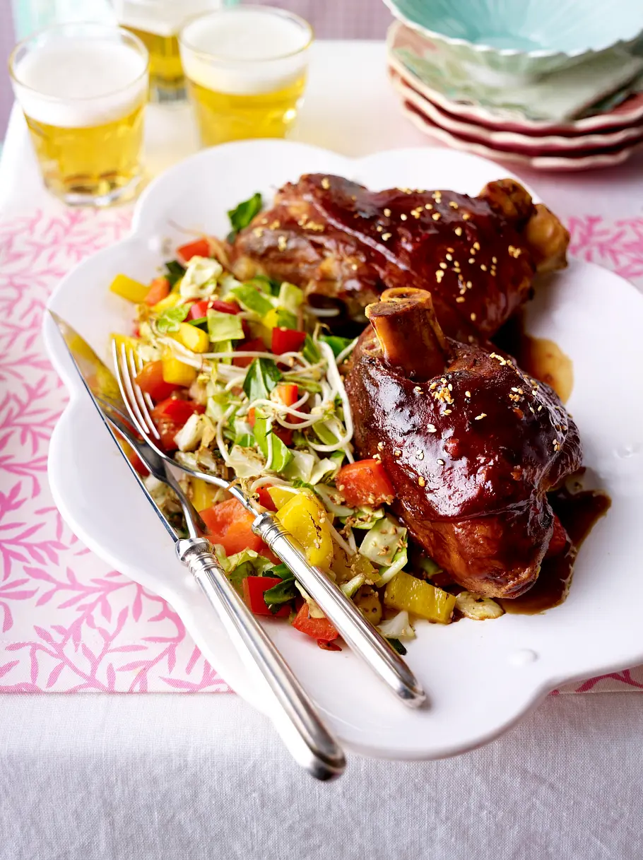 Schweinshaxe asiatisch zu Wokgemüse Rezept