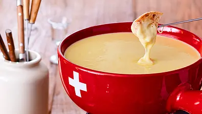 Schweizer Rezepte: Käsefondue - Foto: LECKER @ Bauer Media Group