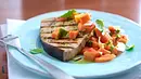 Schwertfisch mit Papaya-Minzsalsa Rezept - Foto: LECKER @ Bauer Media Group Schwertfisch mit Papaya-Minzsalsa Rezept - Foto: LECKER @ Bauer Media Group