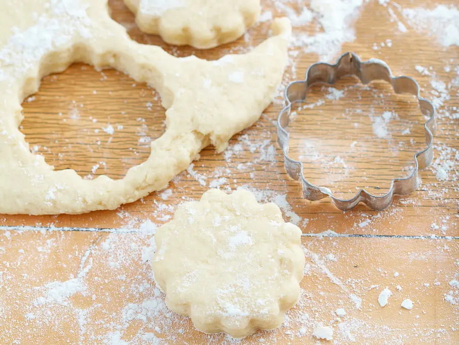 Scones mit einer Form ausstechen