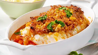 Seelachs mit Zwiebel-Pesto-Haube Rezept - Foto: LECKER @ Bauer Media Group