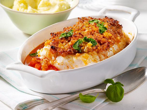 Seelachs mit Zwiebel-Pesto-Haube Seelachs mit Zwiebel-Pesto-Haube
