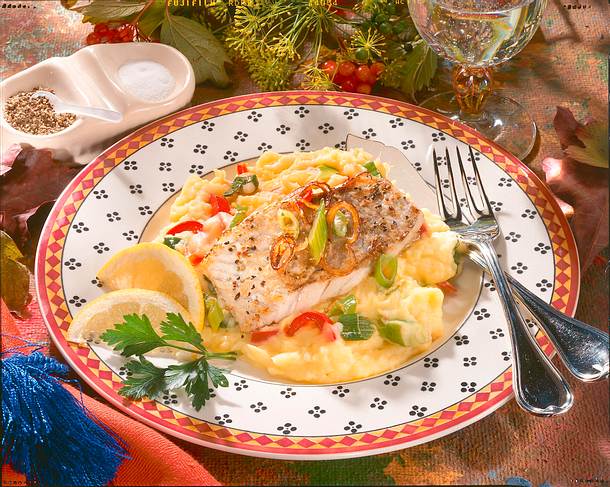 Seelachsfilet auf Kartoffelpüree Rezept Seelachsfilet auf Kartoffelpüree Rezept