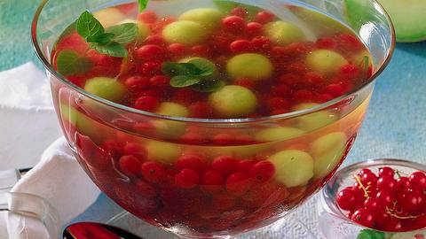 Sektgelee mit Beeren Rezept - Foto: Neckermann