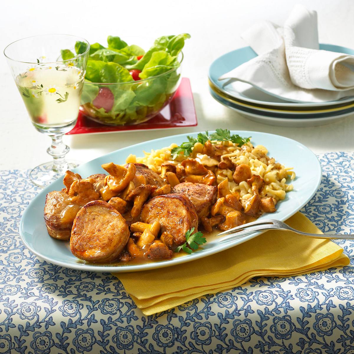 Selbst gemachte Spätzle mit Schweinemedaillons Rezept