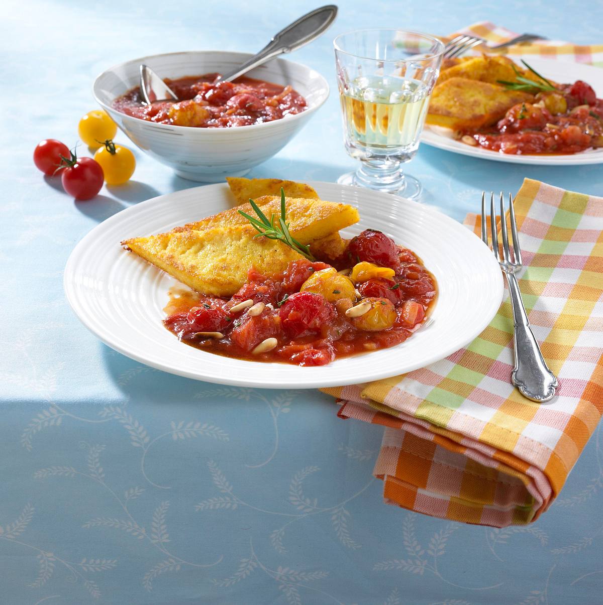 Selbst gemachte Tomatensoße mit Polentaschnitten Rezept