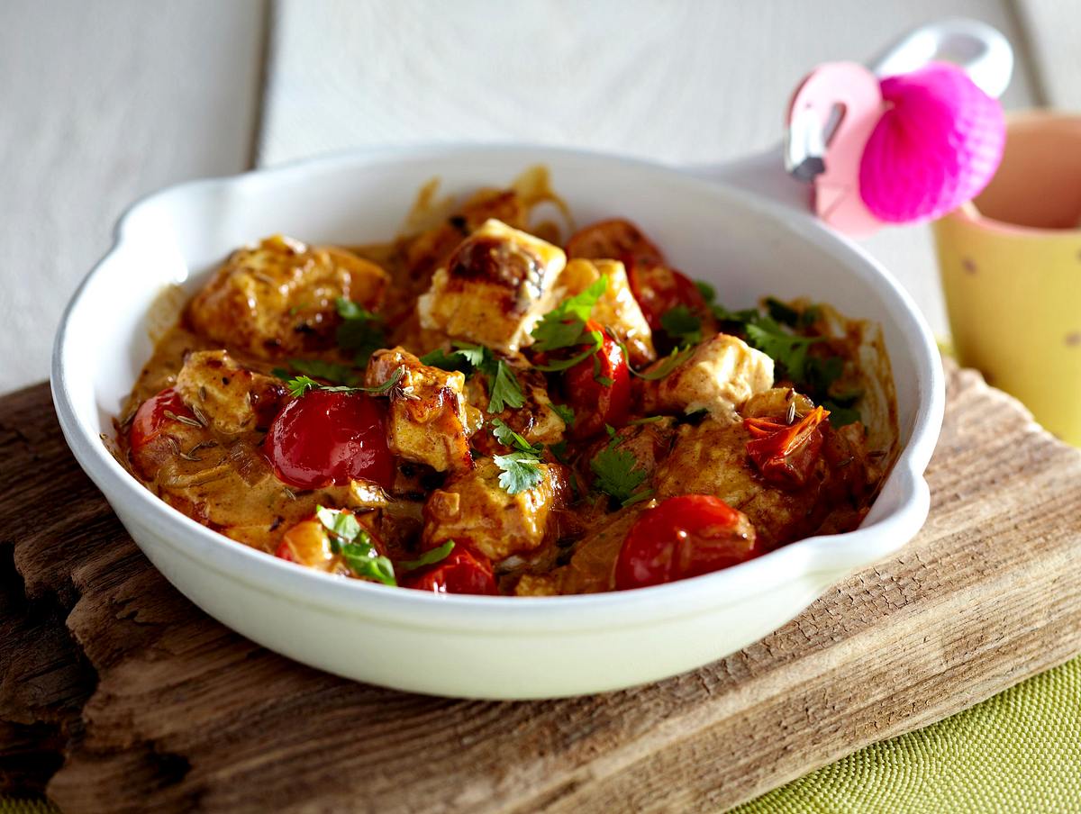 Selbst gemachter Paneer in Tomaten-Koriander-Curry Rezept