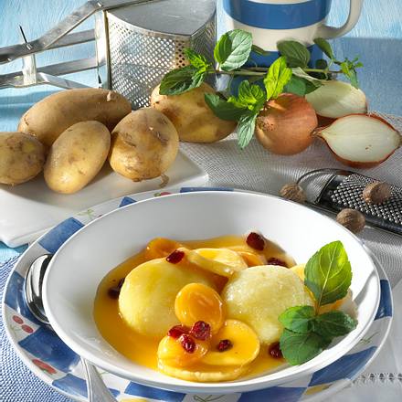 Selbstgemachte Knödel mit Croûtons Rezept
