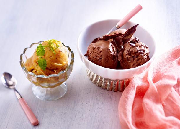 Selbstgemachtes Pfirsich-Sorbet und Schokoladeneis Rezept Selbstgemachtes Pfirsich-Sorbet und Schokoladeneis Rezept