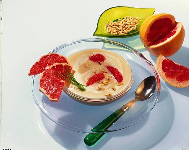 Sellerie-Cremesuppe mit Grapefruit Rezept