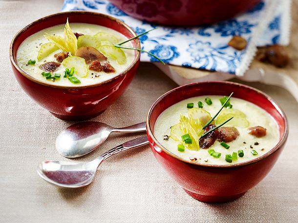 Selleriesuppe mit karamellisierten Maronen Rezept | LECKER