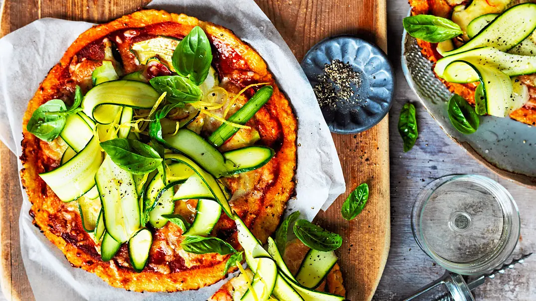 Seltene Pizza Kohlprese Rezept - Foto: LECKER @ Bauer Media Group Seltene Pizza Kohlprese Rezept - Foto: LECKER @ Bauer Media Group