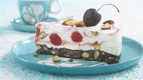 Semifreddo-Kirschtorte Rezept - Foto: LECKER @ Bauer Media Group Semifreddo-Kirschtorte Rezept - Foto: LECKER @ Bauer Media Group