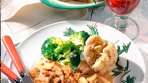 Semmelknödel und Geschnetzeltes Rezept - Foto: LECKER @ Bauer Media Group