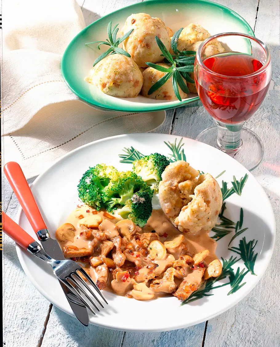Semmelknödel und Geschnetzeltes Rezept Semmelknödel und Geschnetzeltes Rezept
