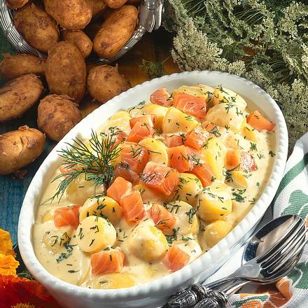 Senf-Béchamelkartoffeln mit Räucherlachs Rezept Senf-Béchamelkartoffeln mit Räucherlachs Rezept