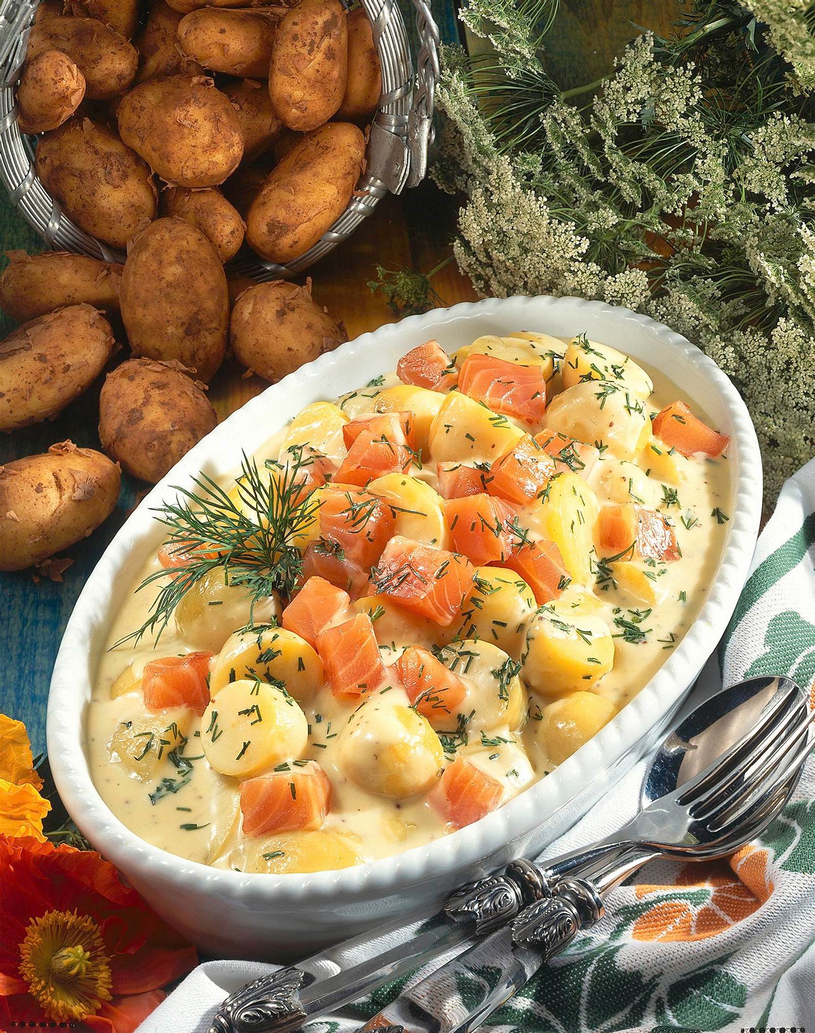 Senf-Béchamelkartoffeln mit Räucherlachs Rezept | LECKER