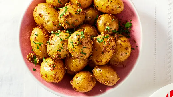 Senf-Butter-Kartoffeln Rezept - Foto: LECKER @ Bauer Media Group