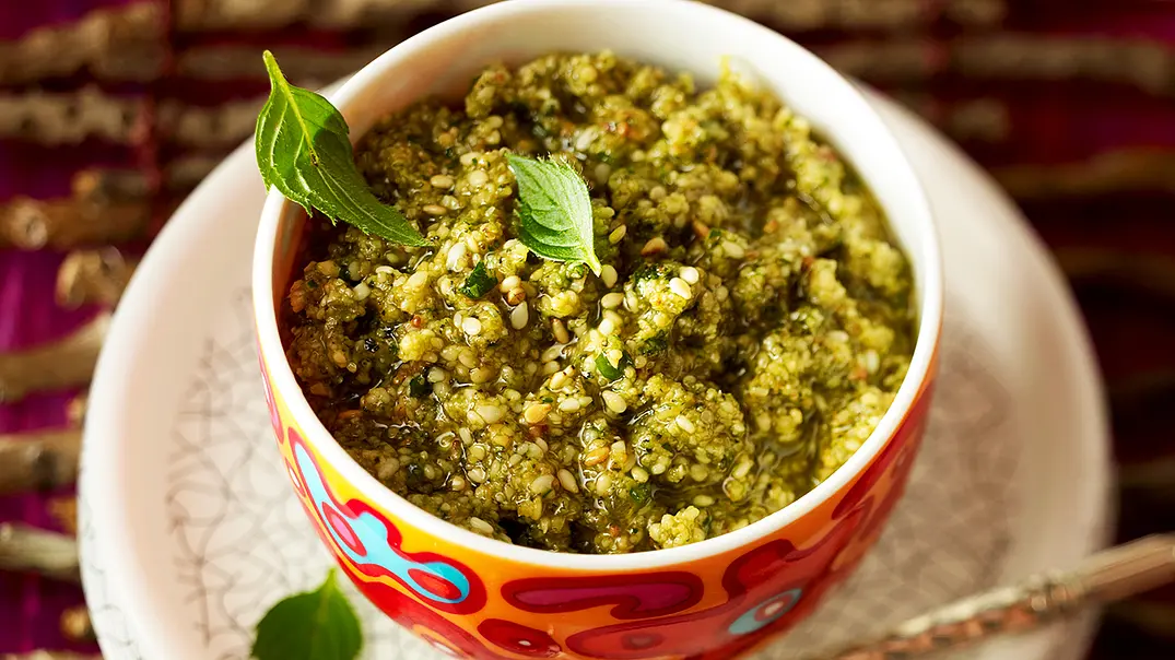 Sesam-Minz-Pesto Rezept - Foto: LECKER @ Bauer Media Group Sesam-Minz-Pesto Rezept - Foto: LECKER @ Bauer Media Group