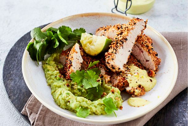 Sesam-Schnitzel mit Avocado-Mash Rezept Sesam-Schnitzel mit Avocado-Mash Rezept