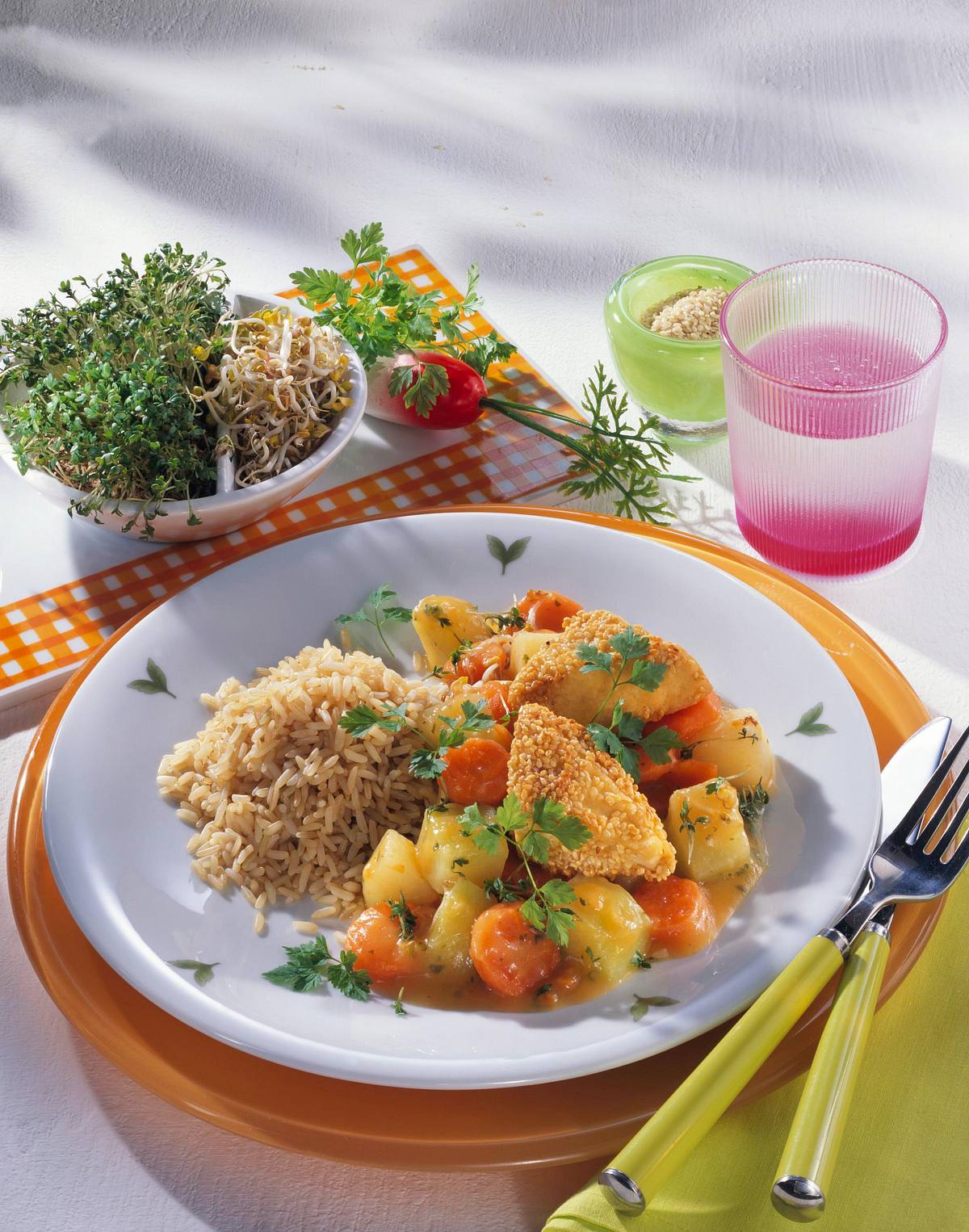 Sesam-Tofu-Ecken auf Frühlingsgemüse Rezept