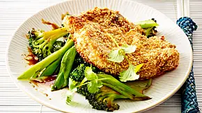 Sesamkotletts zu zartem Asiagemüse Rezept - Foto: LECKER @ Bauer Media Group