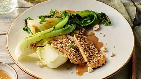 Sesamtofu mit Kokossoße und Pak-Choi Rezept - Foto: LECKER @ Bauer Media Group Sesamtofu mit Kokossoße und Pak-Choi Rezept - Foto: LECKER @ Bauer Media Group