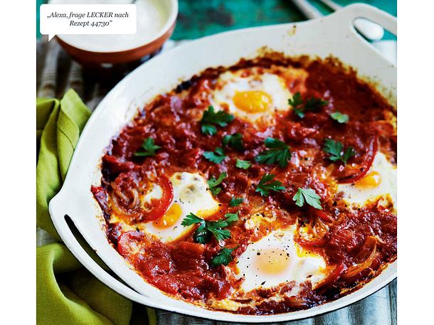 Shakshuka (gebackene Eier in Paprika-Tomaten-Sugo) Rezept Shakshuka (gebackene Eier in Paprika-Tomaten-Sugo) Rezept