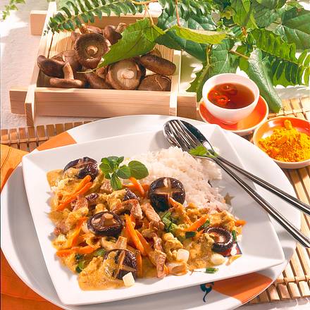 Shiitake-Curry mit Schweinegeschnetzeltem Rezept Shiitake-Curry mit Schweinegeschnetzeltem Rezept