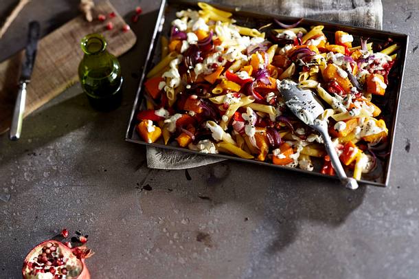 Shiny Happy-Kürbis mit Penne aus dem Ofen Rezept Shiny Happy-Kürbis mit Penne aus dem Ofen Rezept