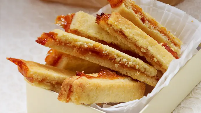 Shortbread-Fingerle mit Hagebutte Rezept - Foto: LECKER @ Bauer Media Group