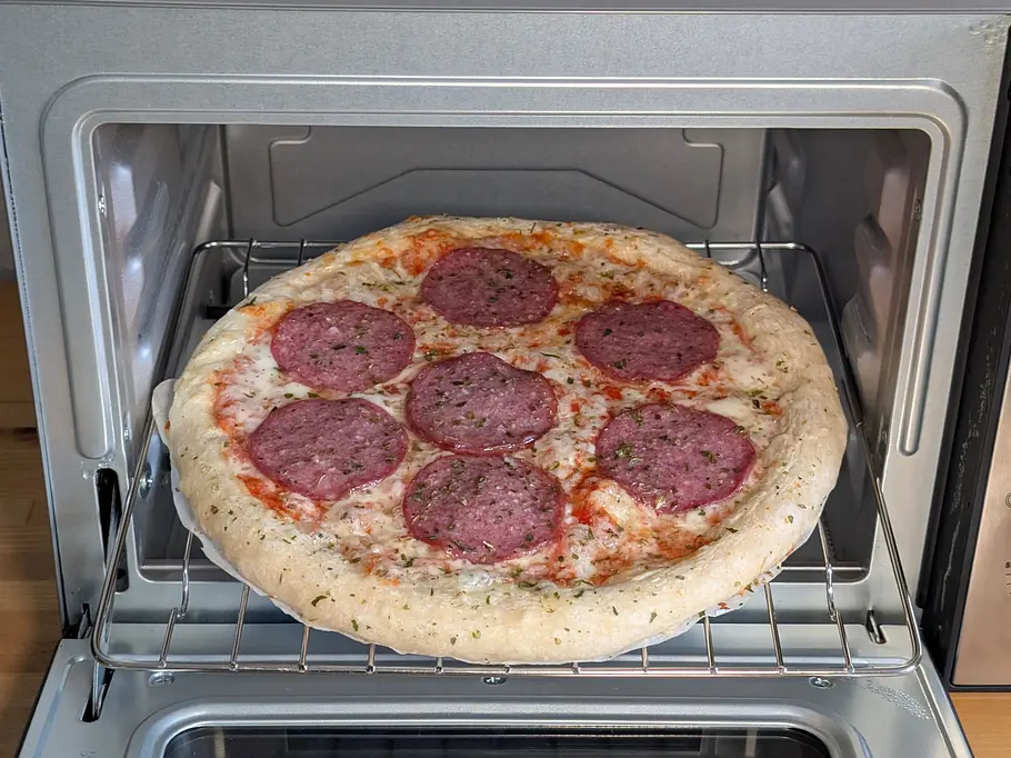 TK-Pizza aus dem Silvercrest Kitchen Tools Grill- und Backautomat SGB 1200 B5 TK-Pizza aus dem Silvercrest Kitchen Tools Grill- und Backautomat SGB 1200 B5
