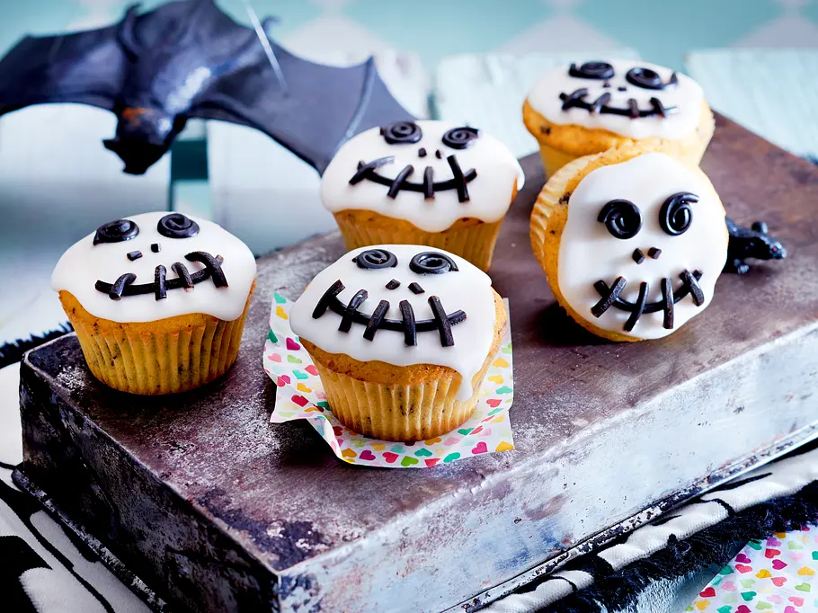 Skelett-Muffins Rezept Skelett-Muffins für Halloween Rezept