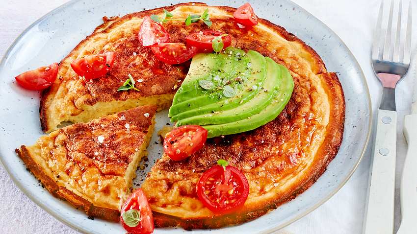   Skyr-Omelett mit Avocado Rezept - Foto: House of Food / Bauer Food Experts KG