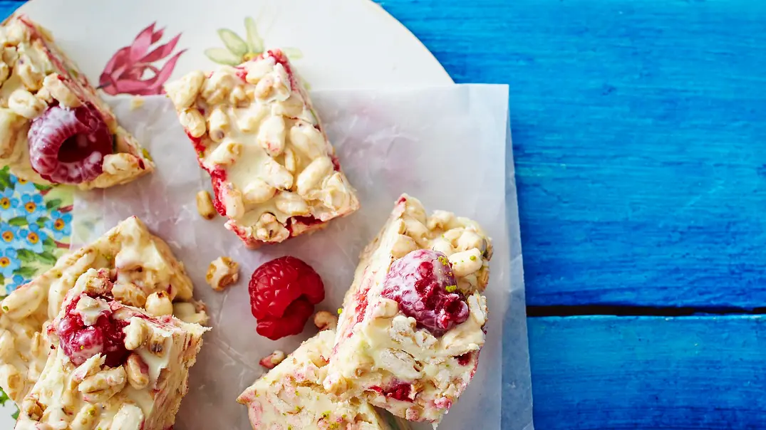 Smack-Bars mit Himbeeren Rezept - Foto: LECKER @ Bauer Media Group Smack-Bars mit Himbeeren Rezept - Foto: LECKER @ Bauer Media Group