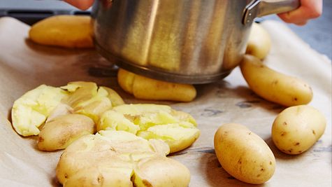 Smashed Potatoes Rezept - Foto: House of Food / Bauer Food Experts KG