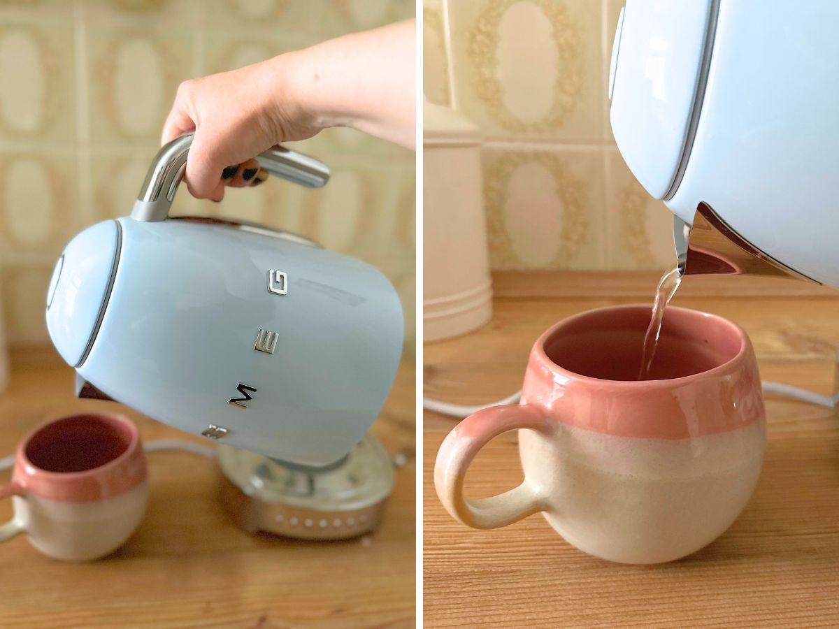 Mit dem Smeg-Wasserkocher wird Teewasser ohne zu tropfen in eine Tasse eingegossen