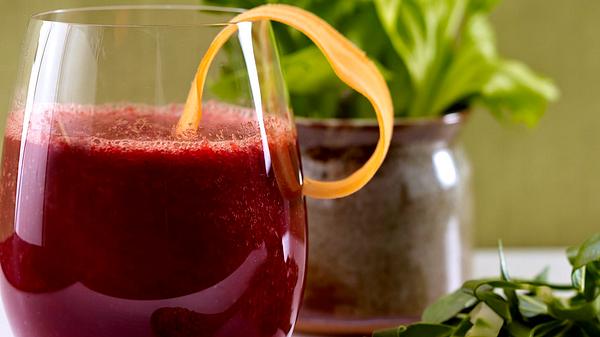 Smoothie aus Orange, Rote Bete, Grünkohl und grünem Tee Rezept - Foto: House of Food / Bauer Food Experts KG