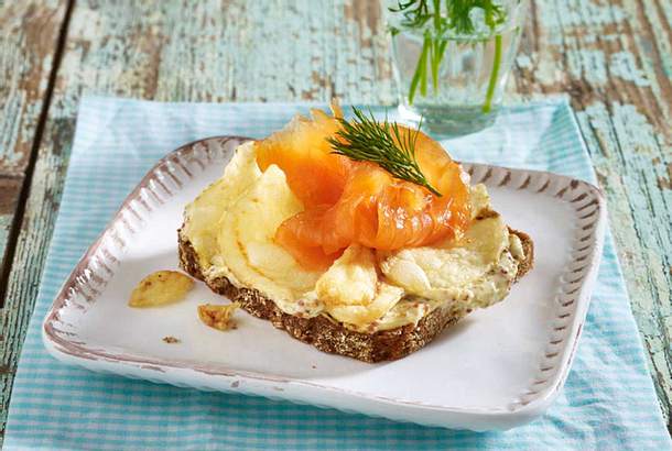 mit Lachs-Chips Rezept
