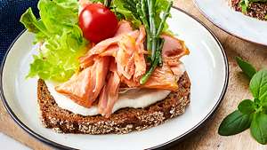 Smørrebrød mit edlem Fisch Rezept - Foto: House of Food / Bauer Food Experts KG