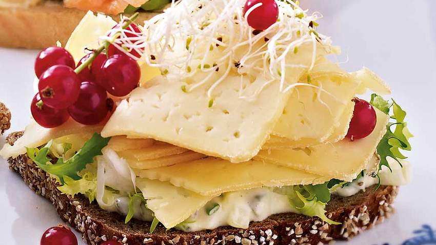 Smørrebrød mit Harvartikäse Rezept - Foto: House of Food / Bauer Food Experts KG