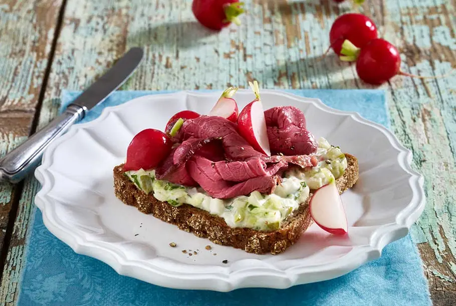 Smørrebrød mit Wasabi-Roastbeef Rezept Smørrebrød Wasabi-Roastbeef Rezept