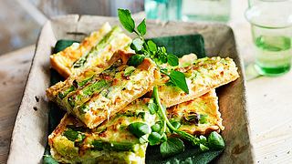 Snack-Attack: Spargel-Quiche Rezept - Foto: House of Food / Bauer Food Experts KG